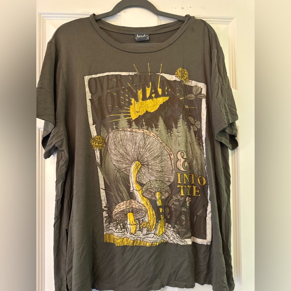 Soft green graphic shirt